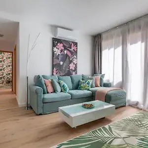 https://stylish-2-bedroom-apartment-in-the-heart-of-budapest.inbudapesthotels.com